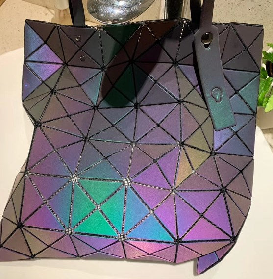 Diamond Pattern Handbag - Stylish Tote & Crossbody Bag