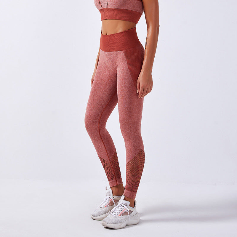 Summer Women's Yoga Outfit with Fitted Sports Bra